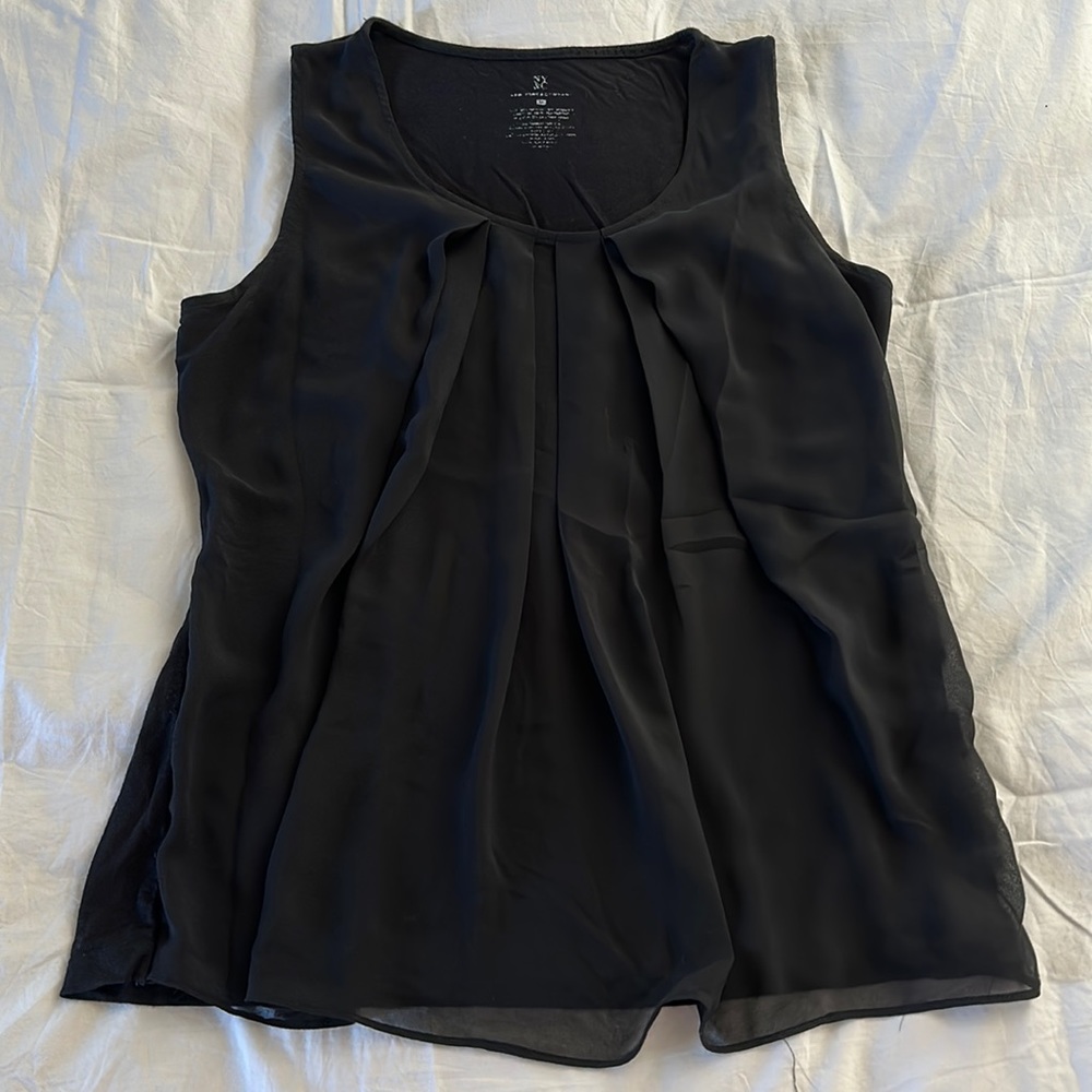 New York & Company sleeveless shell blouse size medium